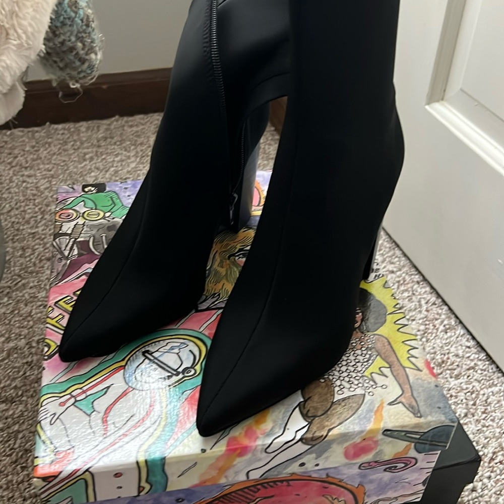 Jeffery Campbell material sure boot